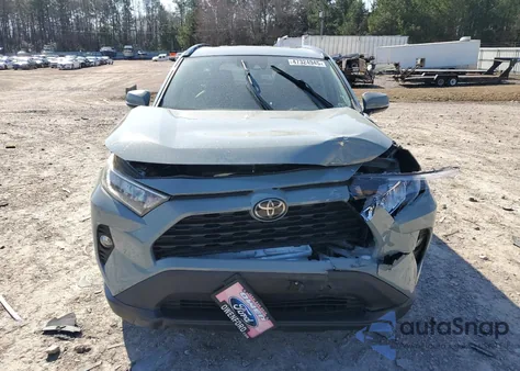 2021 Toyota Rav4 Xle Premium z USA, uszkodzony, nr VIN 2T3A1RFV2MW189504